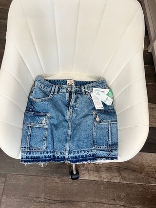 Falda vaquera Guess cargo