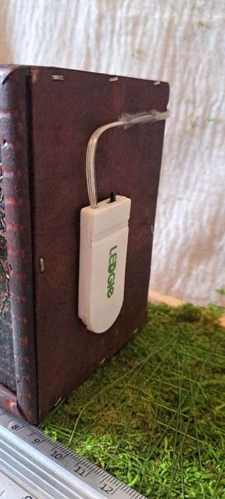 Armarito de costura mágico en miniatura