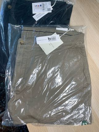 Pantalón azul o beis talla L