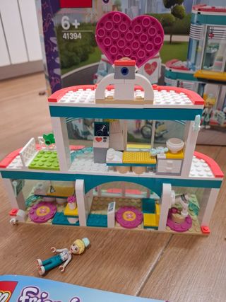 Lego Friends Hospital y Ambulancia 41394