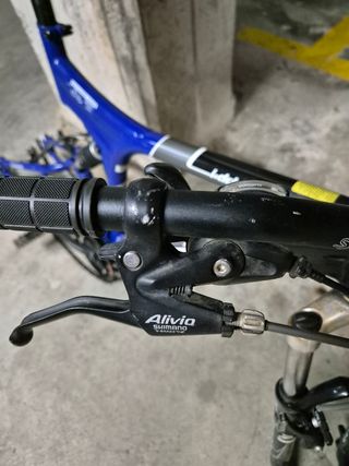 Doblemando Shimano Alivio + Frenos Tektro