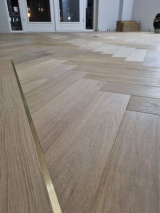 Suelo de madera sobre suelo