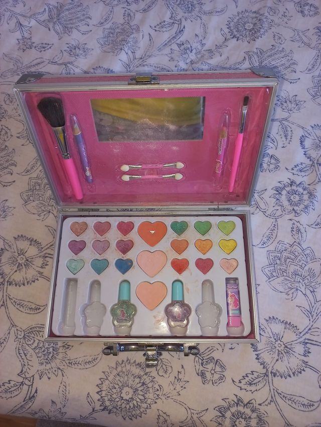Maletín Maquillaje Infantil y otros accesorios
