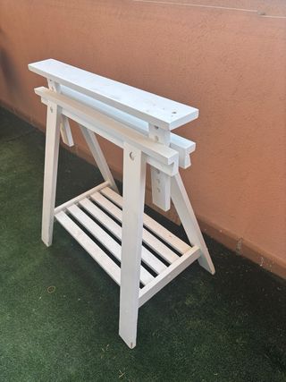 Caballete de madera blanco