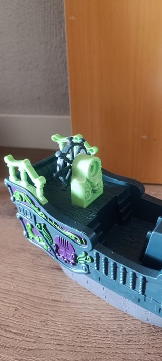 Barco Pirata con Figuras