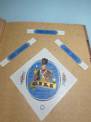 Álbum etiquetas antiguas bebidas Musté Gili Reus