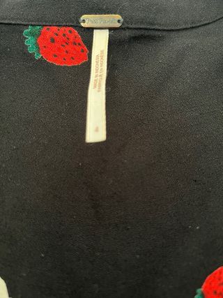 Vestido Free People Negro Estampado Fresas