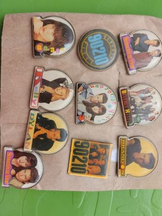 Lote 10 Pins Serie Sensación de Vivir 90s
