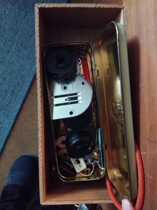 Máquina de coser Alfa verde