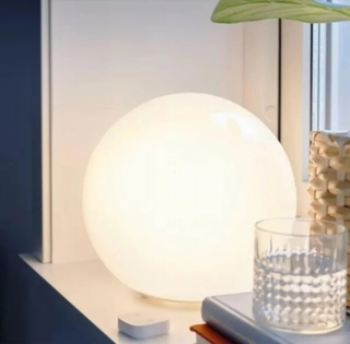LÁMPARA DE MESA MODELO FADO DE IKEA