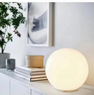 LÁMPARA DE MESA MODELO FADO DE IKEA
