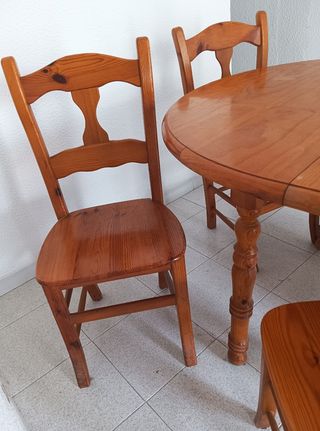 Mesa redonda pino macizo y 5 sillas