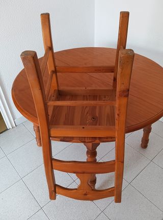Mesa redonda pino macizo y 5 sillas