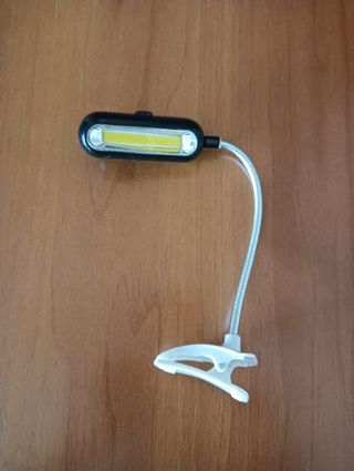 Lampada da lettura portatile con clip