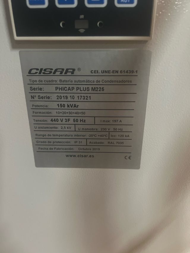 CISAR 的 Batería Automática de Condensadores