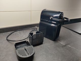 Cafetera Nespresso De'Longhi Inissia EN80.B Negra