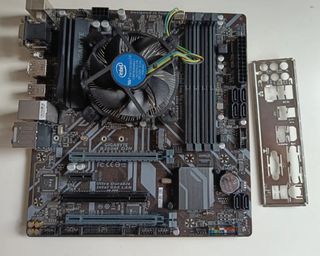 Gigabyte B360M D3H + i5 8400 + 16GB RAM