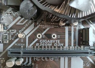 Gigabyte B360M D3H + i5 8400 + 16GB RAM