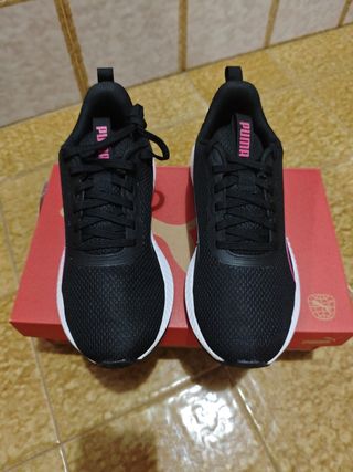 Scarpe Puma nere e rosa