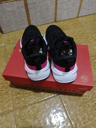 Scarpe Puma nere e rosa