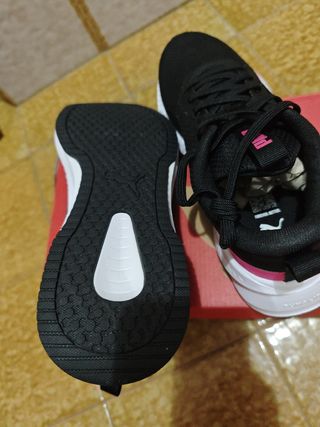 Scarpe Puma nere e rosa