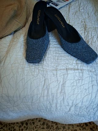 Zapatos de fiesta destalonados