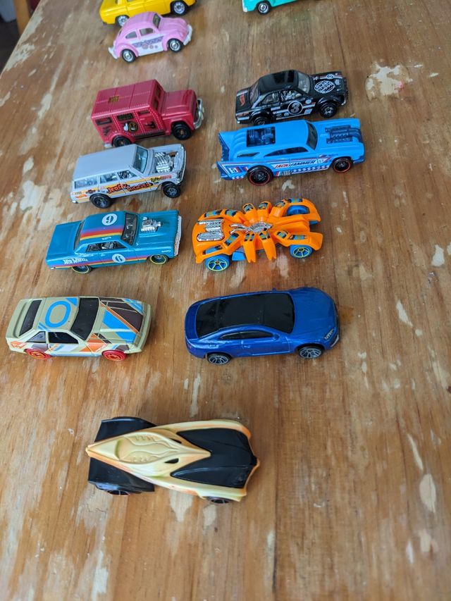 Lote Coches Coleccionables Hot Wheels y Más