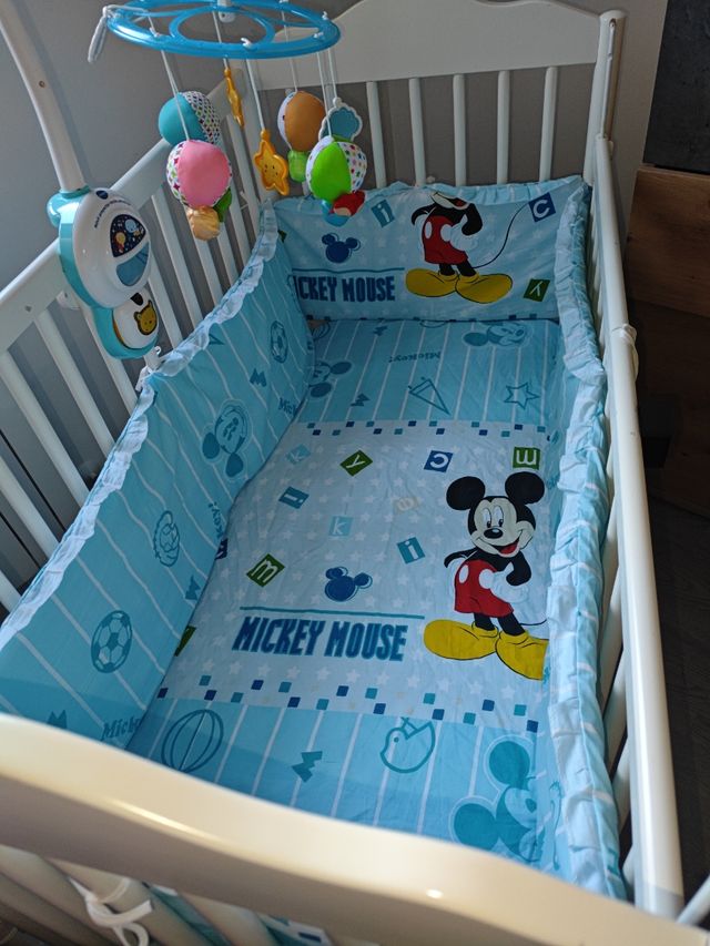 Protectores Cuna Mickey Mouse + Cojín de lactancia