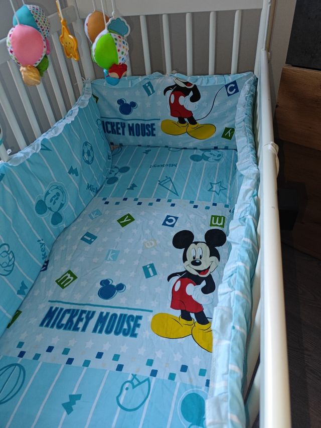 Protectores Cuna Mickey Mouse + Cojín de lactancia