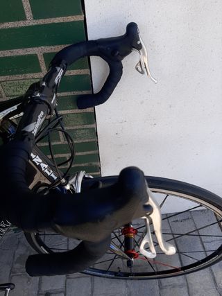 Bicicleta carretera Minalli carbono