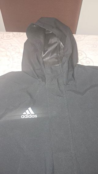 chubasquero adidas