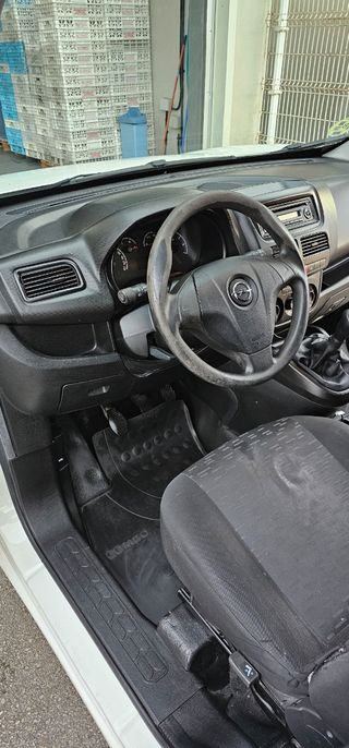 Se limpian vehículos