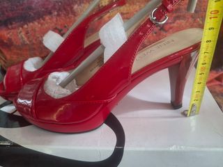 Zapato abierto Nine West rojo charol