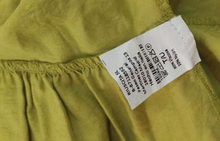 Vestido verde oliva con volantes