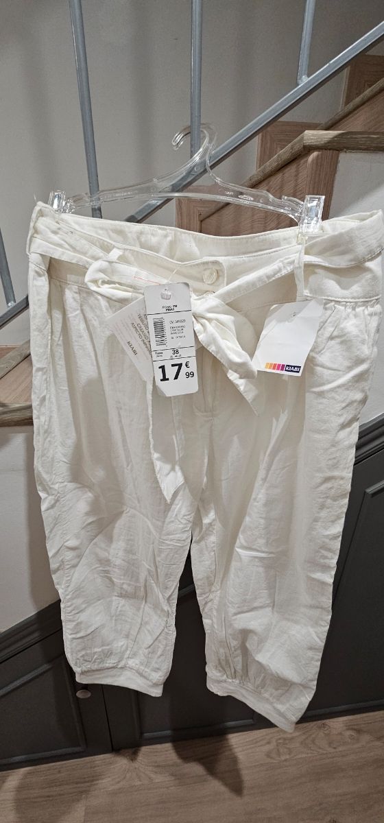 Pantalón pirata blanco Kiabi talla M