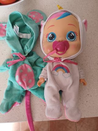 Bebé Llorón Unicornio con dos trajes