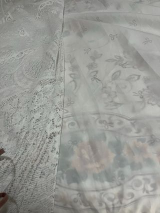 Dos patas de cortina de baño blancas