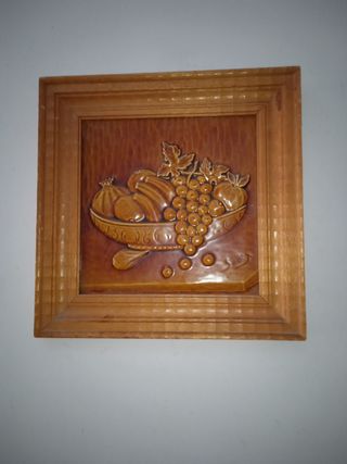 Cuadro antiguo tallado en madera