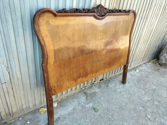 Cabecero de matrimonio de madera