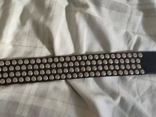 Cinturón Quiksilver Negro con Tachuelas