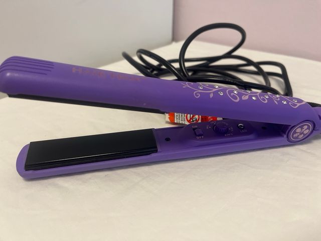 Plancha de pelo morada Hair Tech