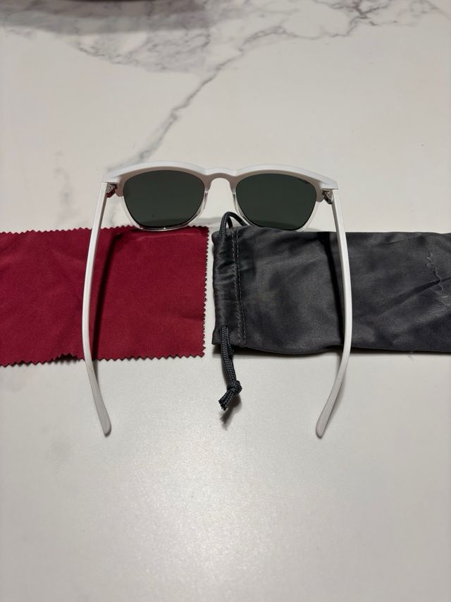 Gafas de sol Afflelou blancas y negras