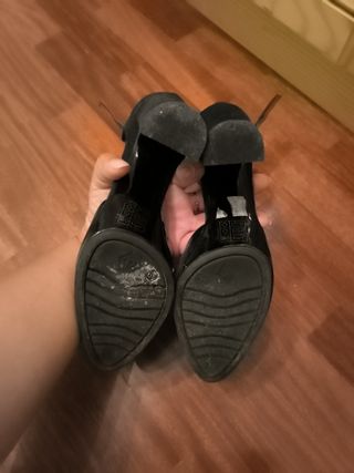 Tacones negros talla 39. 