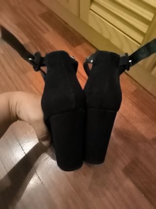 Tacones negros talla 39. 
