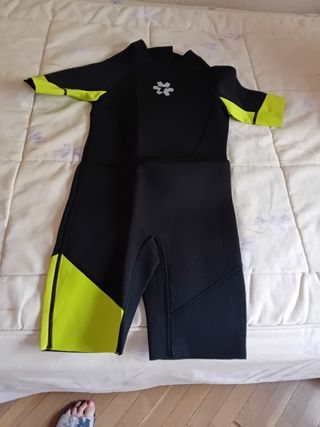 Neopreno negro y amarillo