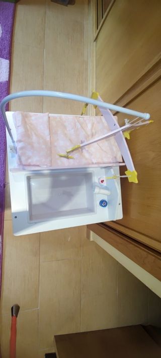 Cambiador, bañera, armario para muñecas