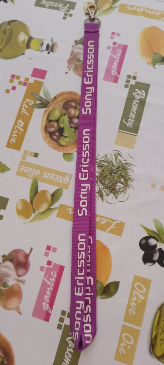 CINTA PARA COLGAR LLAVES O MÓVIL