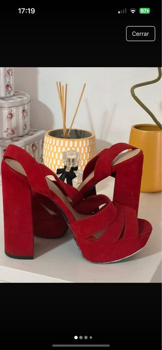 Zapatos de tacón Bershka rojos