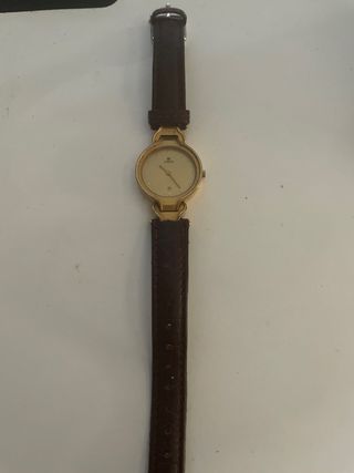 Reloj Loewe Dorado y Marrón negociable
