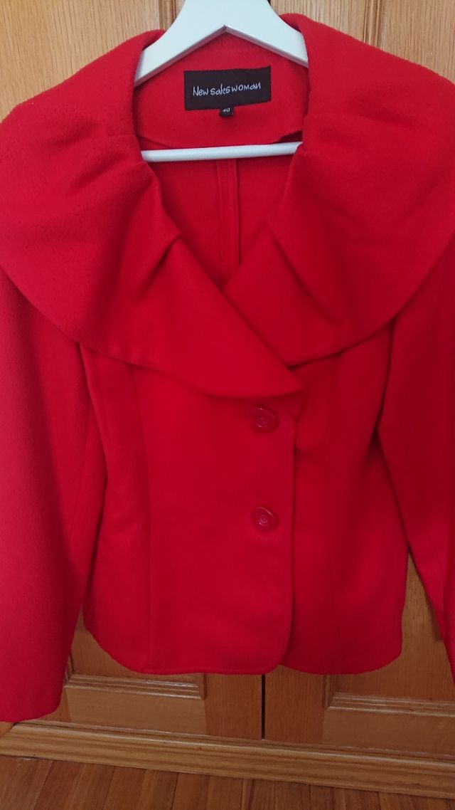 Chaquetón rojo New Saleswoman talla 40